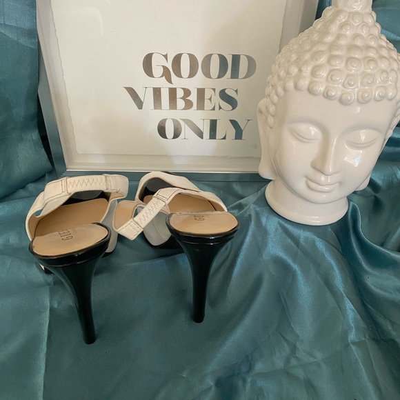 Guess Peep-Toe Stiletto Slingbacks - Picture 2 of 8